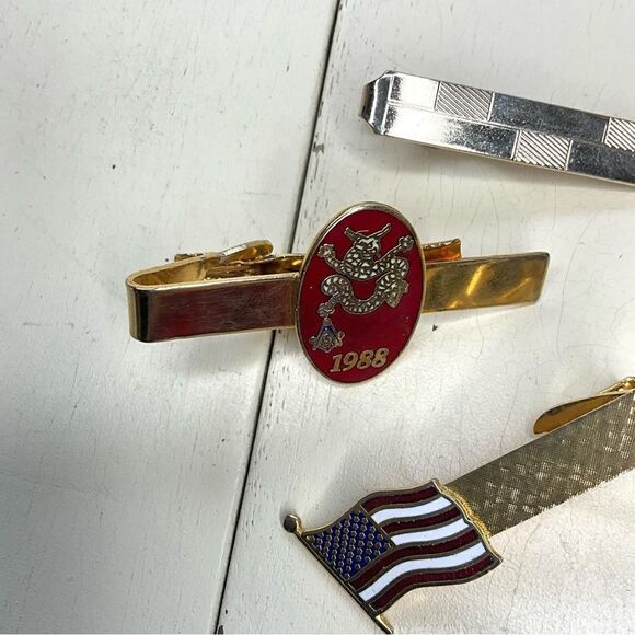 Vintage Tie Bars Goldtone American Flag Rose Etched Geometric Dragon - Picture 3 of 7